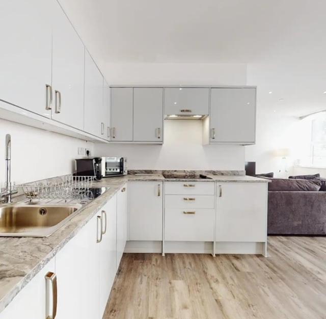 Spacious Two Bedroom Apartment With Valley Views Abertillery Luaran gambar